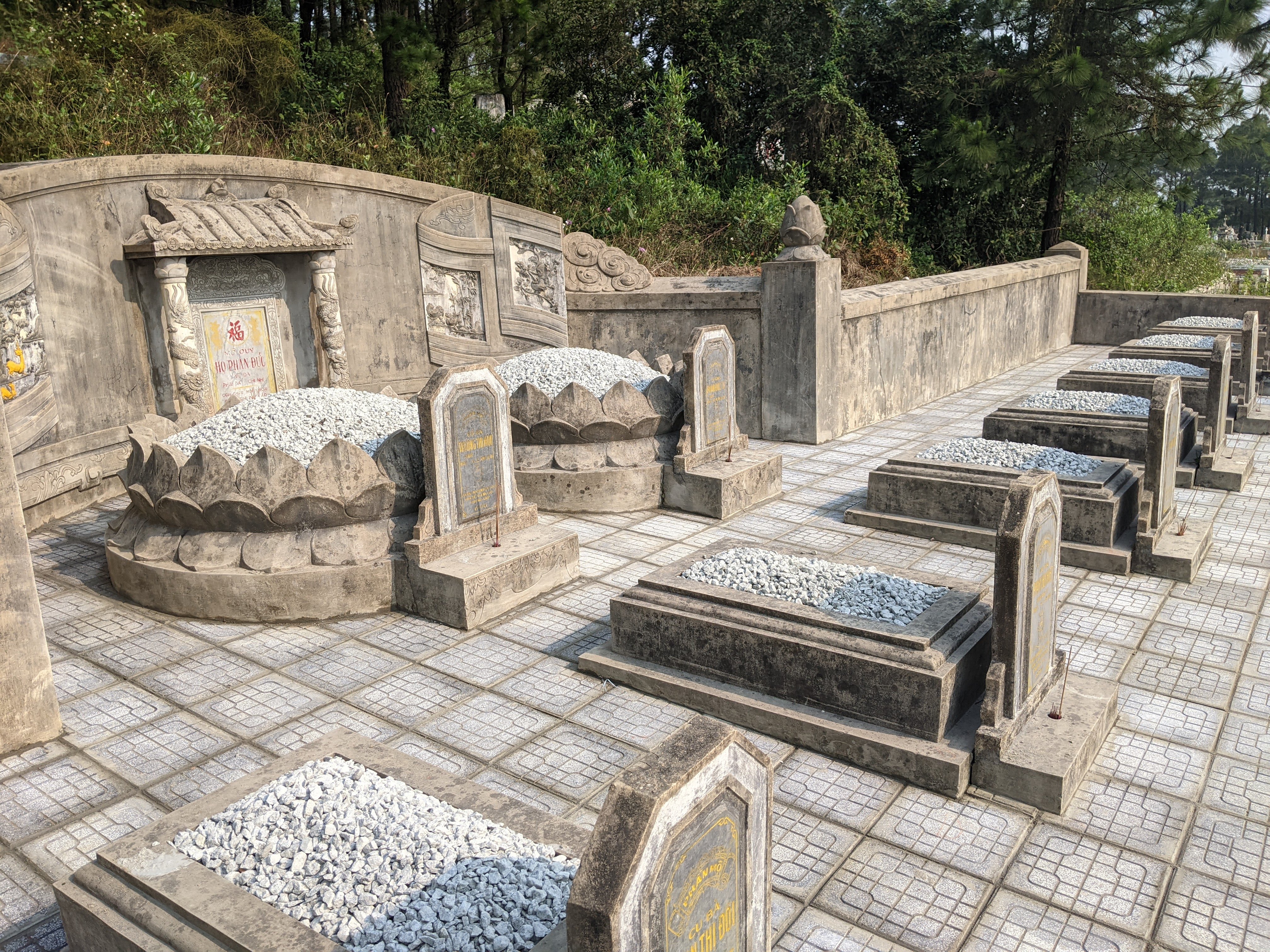 Khu mộ thành phố