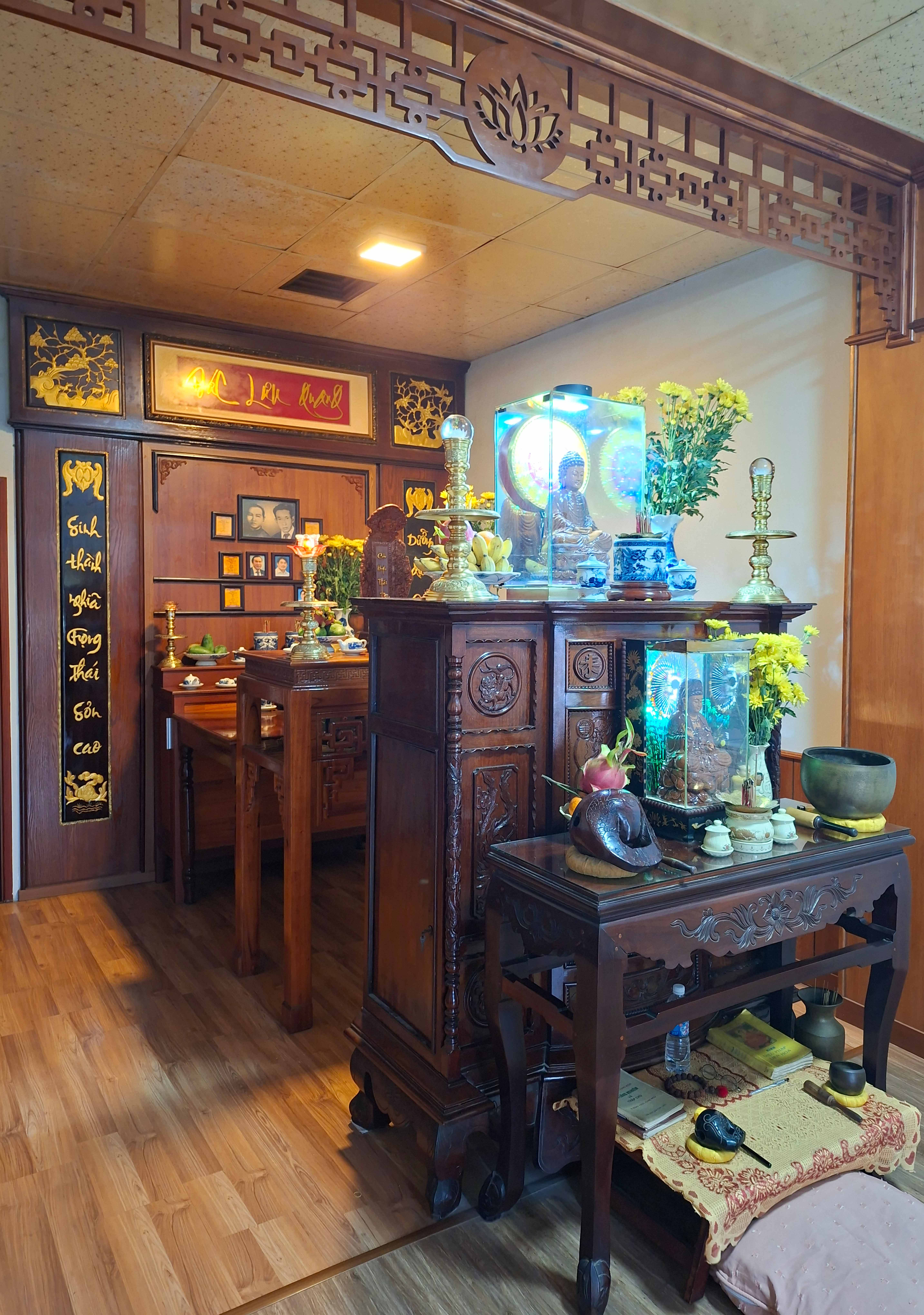 Góc bàn thờ