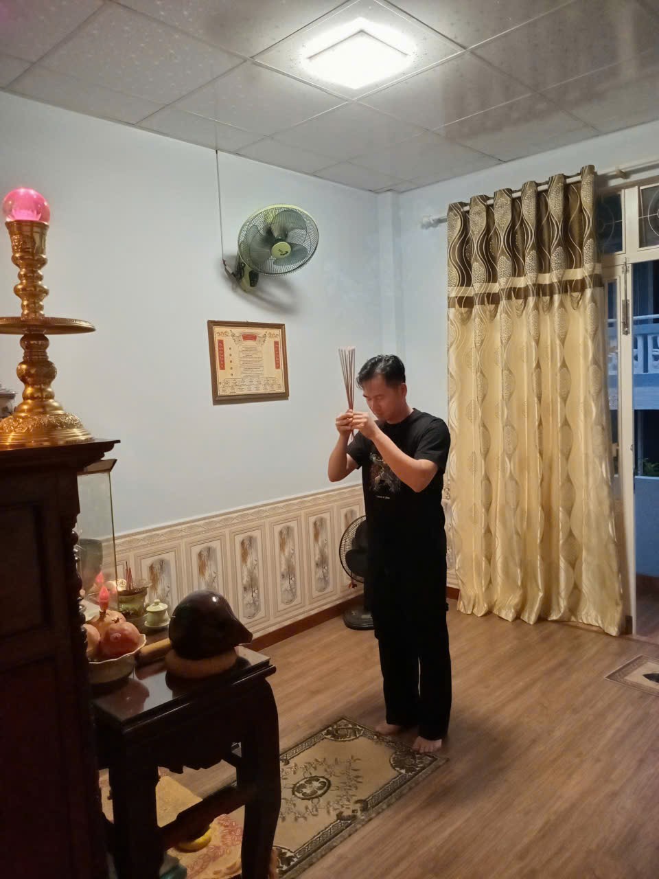 Góc bàn thờ
